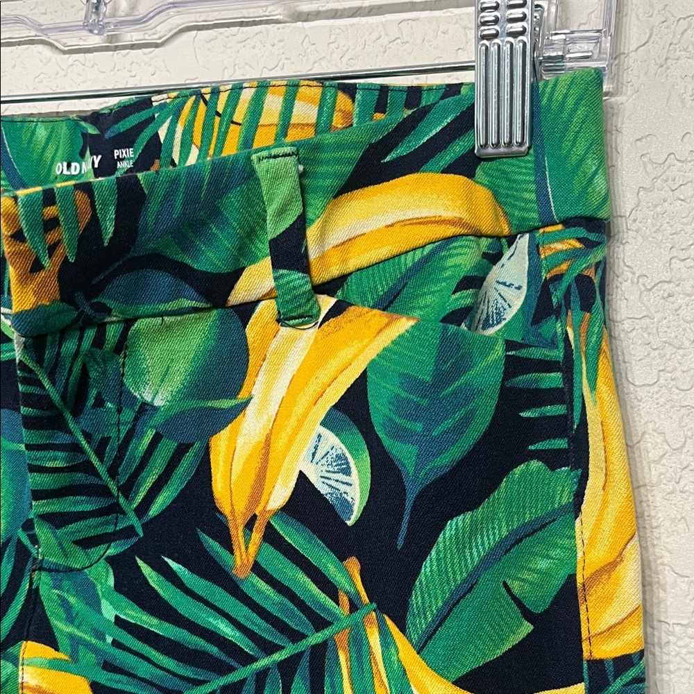 Old Navy Women’s Size 2 Green Tropical Banana Print Pixie Ankle Pants - Picture 5 of 11